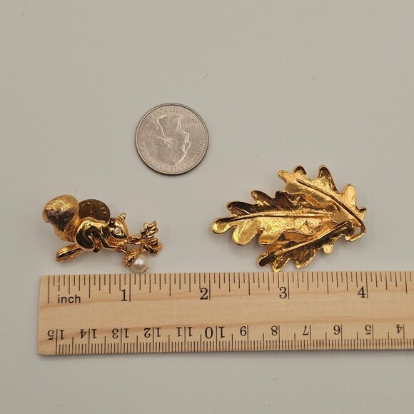 Avon GoldTone Squirrel Oak Leaf Fairy Cabin CottageCore Whimsy Fall Harvest Pins - Picture 13 of 13